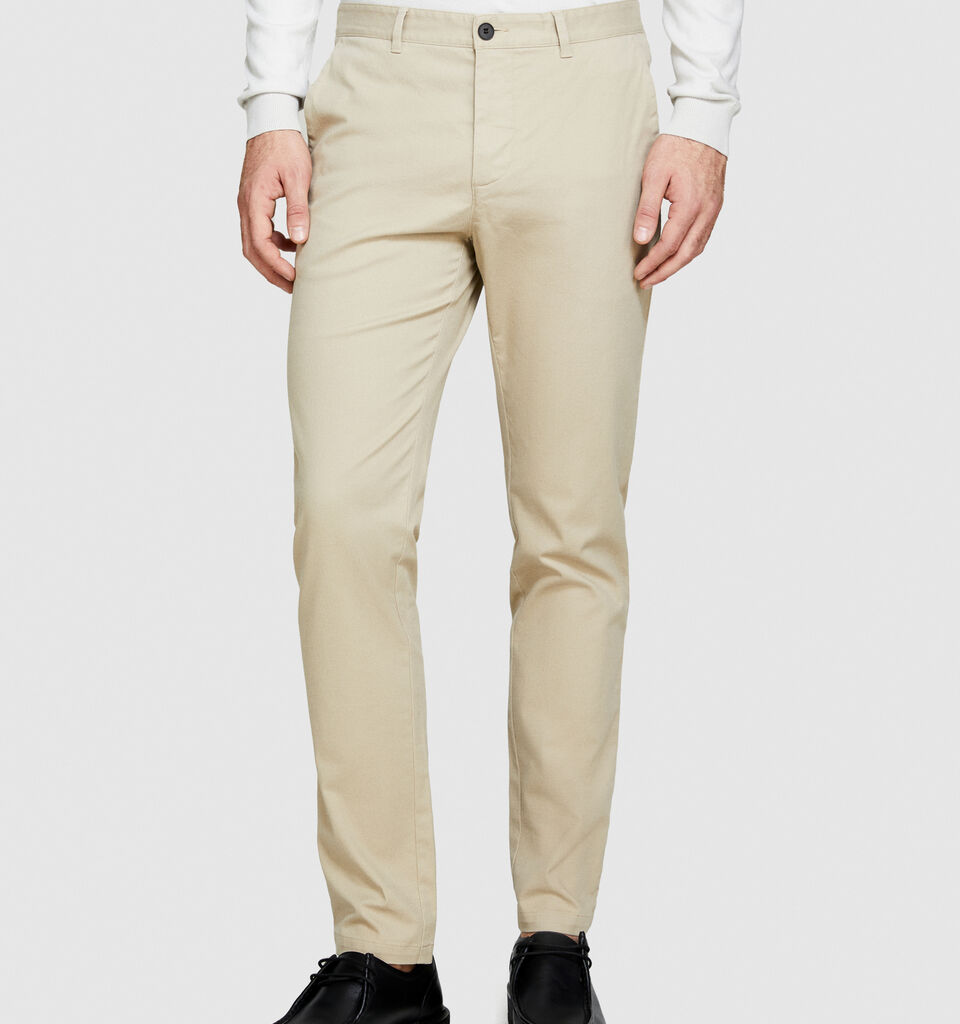 Printed chinos - men's chino trousers - Beige | Sisley image number 4